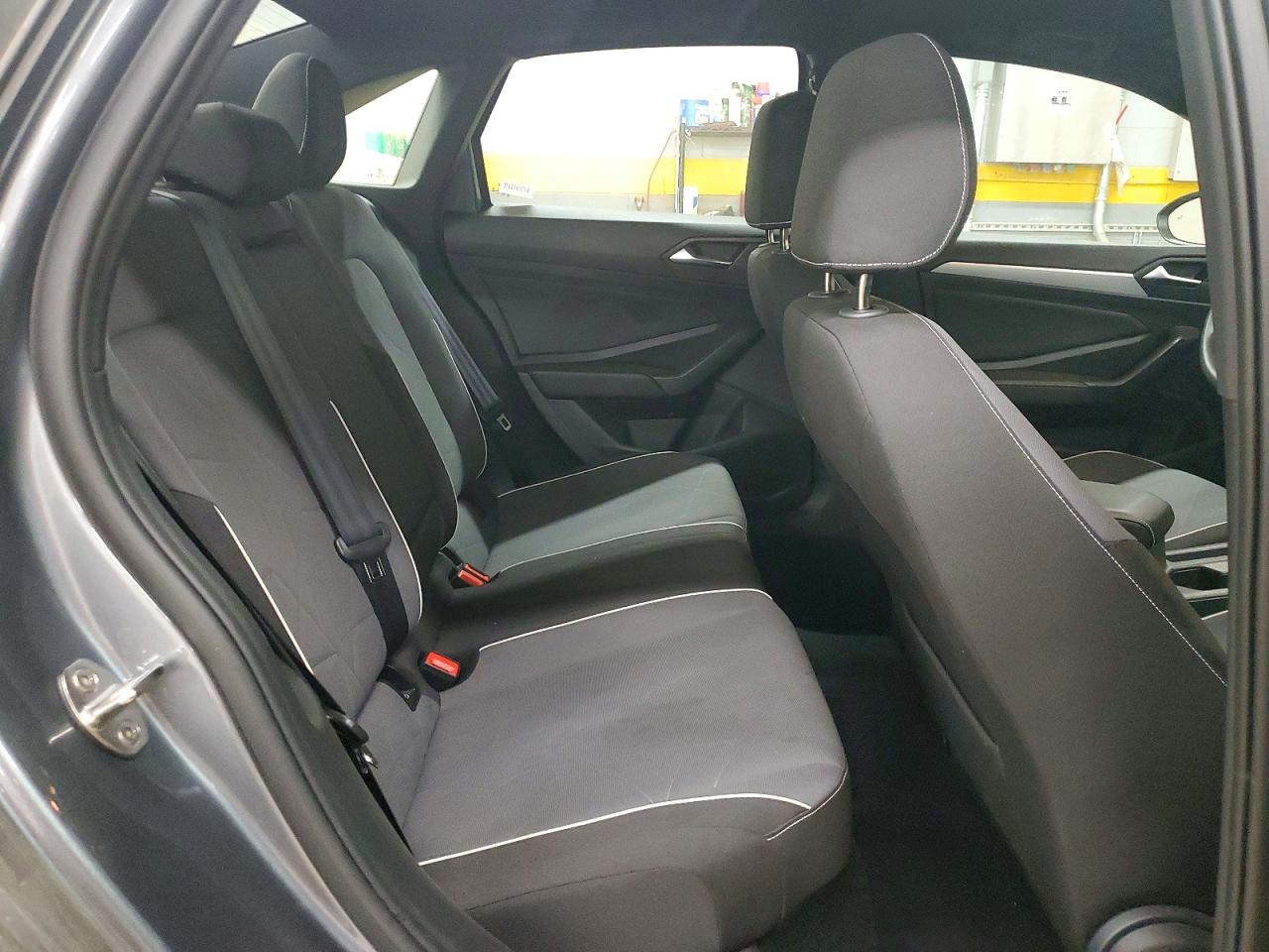 2025 Volkswagen Jetta VIN 3VWBX7BU7SM073537 photo 10