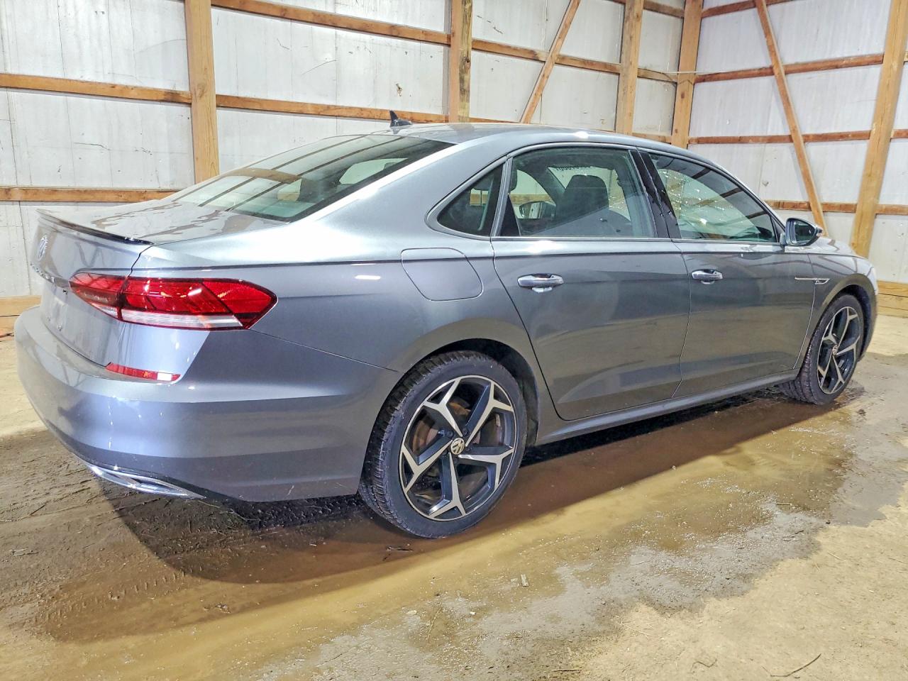 2021 Volkswagen Passat VIN 1VWMA7A31MC005550 photo 3