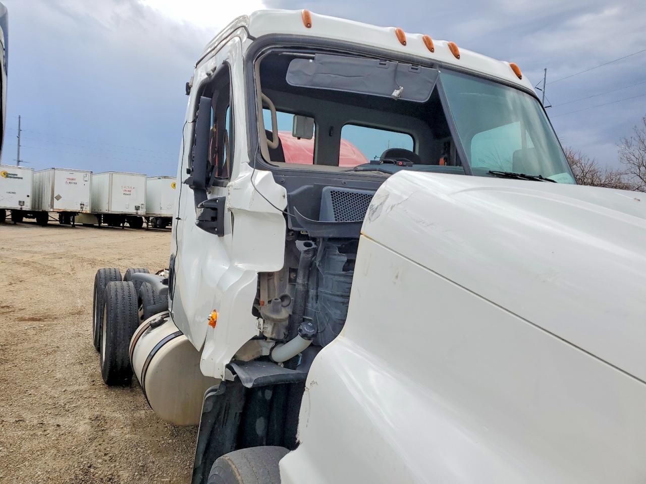 2019 FREIGHTLINER All other VIN 3AKJGEDV6KDKH1954 photo 9