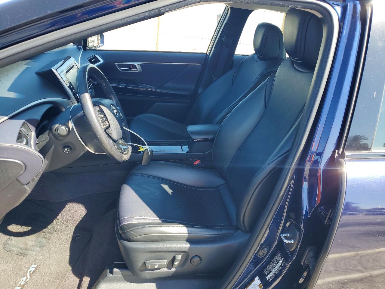 2019 Toyota Mirai VIN JTDBVRBDXKA006111 photo 7