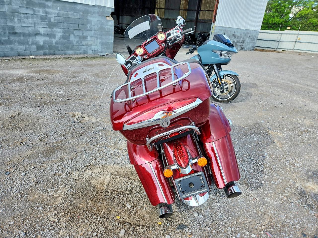 2017 INDIAN Motorcycle VIN 56KTRAAA9H3346097 photo 4