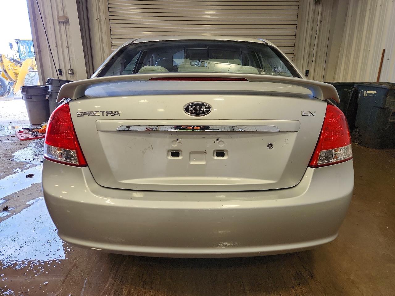 2009 Kia Spectra VIN KNAFE221695609152 photo 6