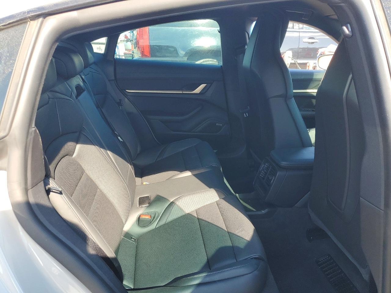 2025 Porsche Taycan VIN WP0AA2Y19SSA12958 photo 10