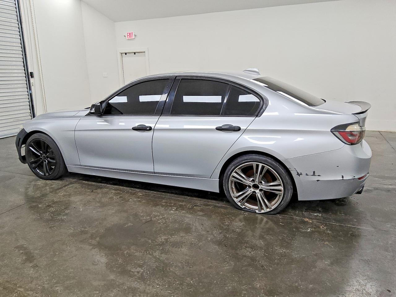 2012 BMW 3 series VIN WBA3A5G54CNP15473 photo 2