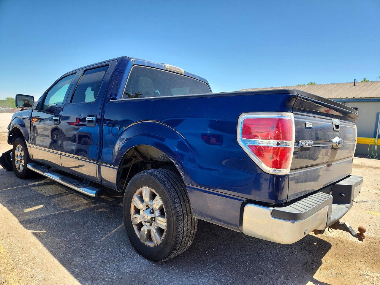2010 Ford F150 VIN 1FTEW1C83AKA22785 photo 2