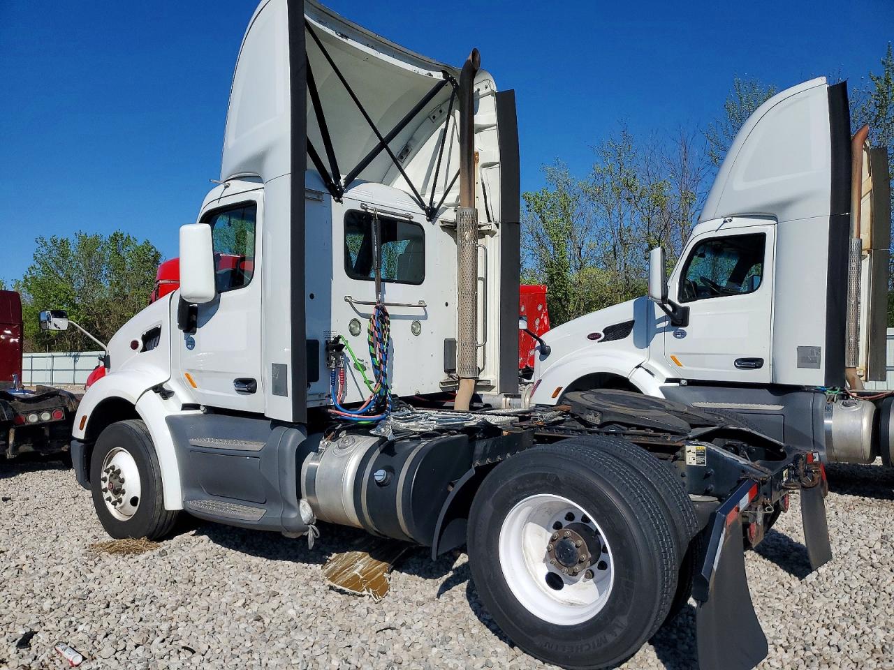 2019 PETERBILT All models VIN 1XPBA48X3KD478485 photo 3