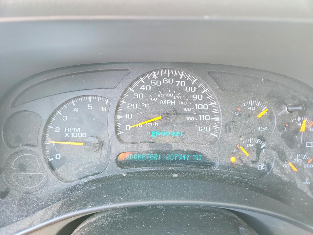 2005 Chevrolet Suburban VIN 3GNFK16ZX5G129003 photo 9