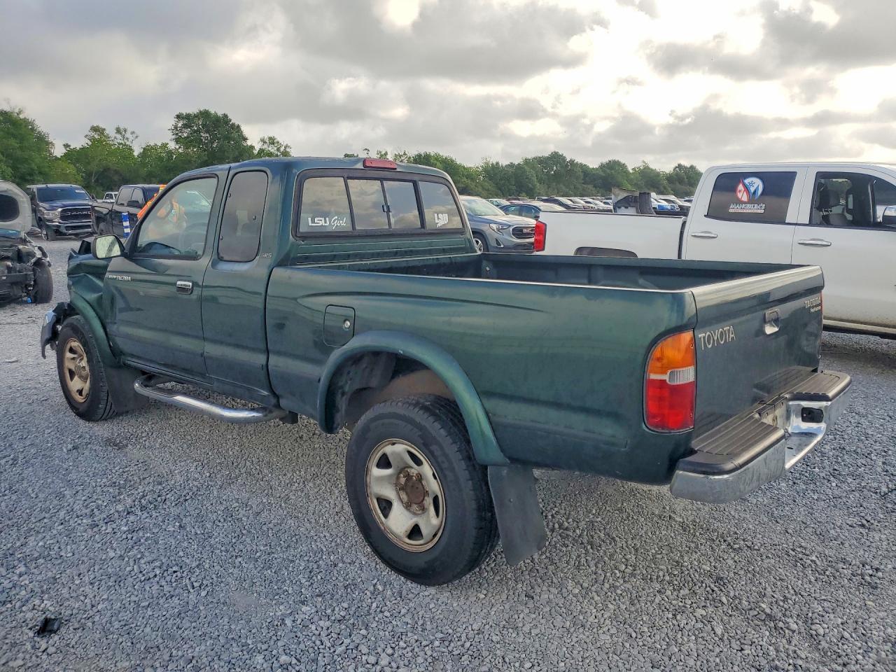1999 Toyota Tacoma VIN 4TASM92N9XZ562829 photo 2