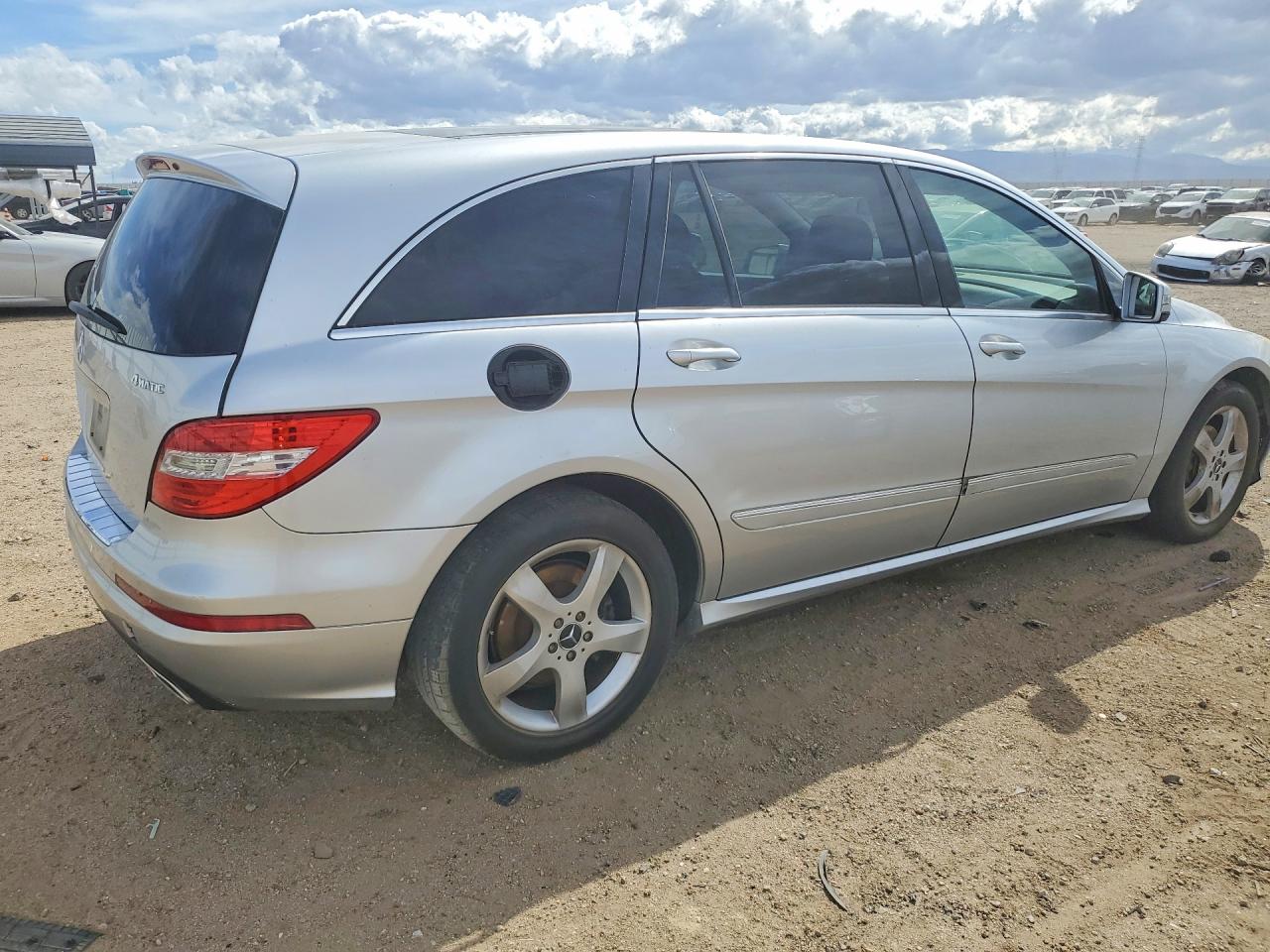 2011 Mercedes-Benz R-class VIN 4JGCB6FE3BA118176 photo 3