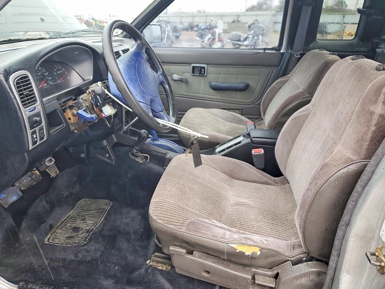1995 Nissan Truck xe v VIN 1N6HD16Y3SC449732 photo 7