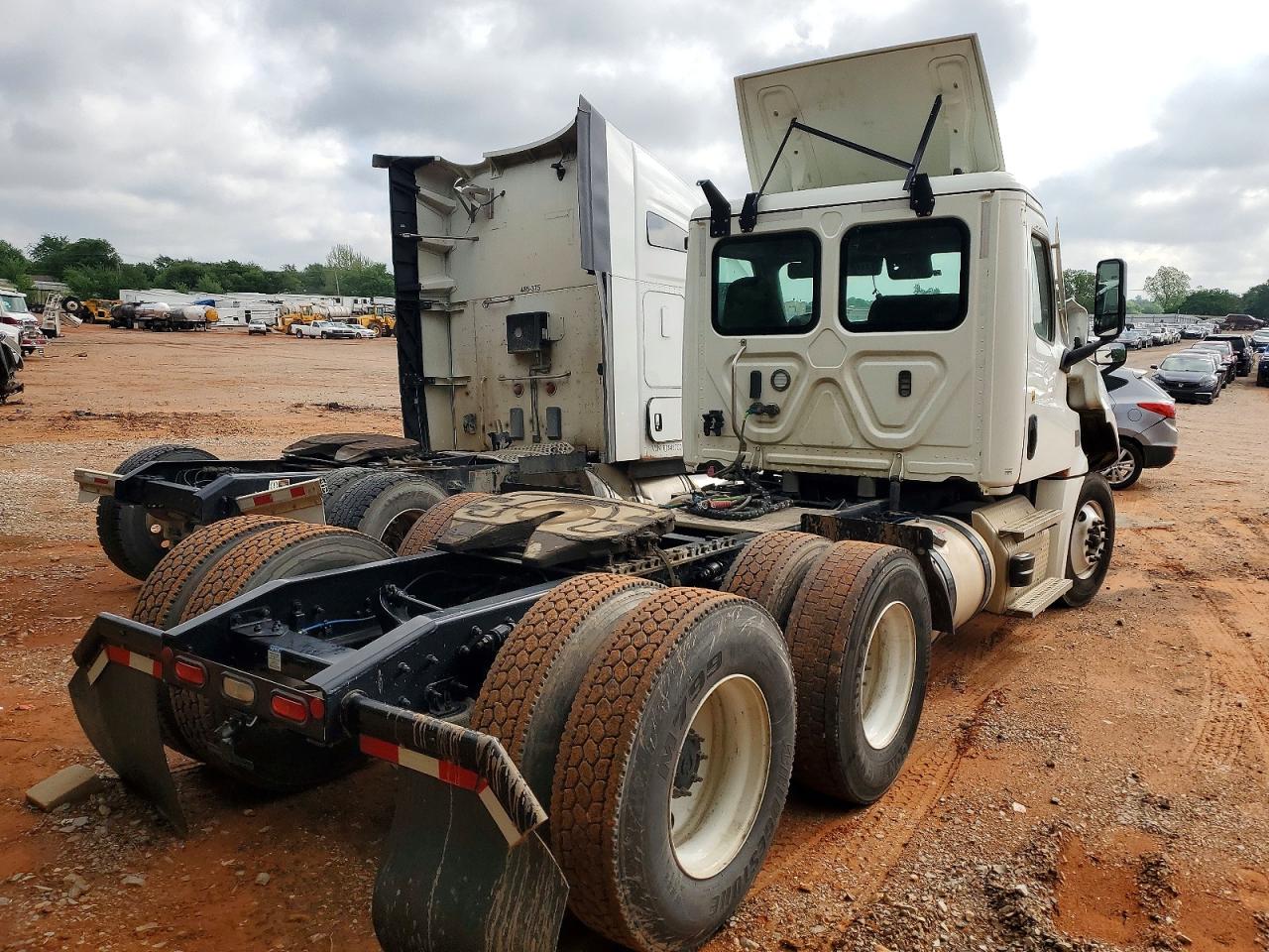 2023 FREIGHTLINER All other VIN 3AKJHLDV1PSNS4476 photo 4