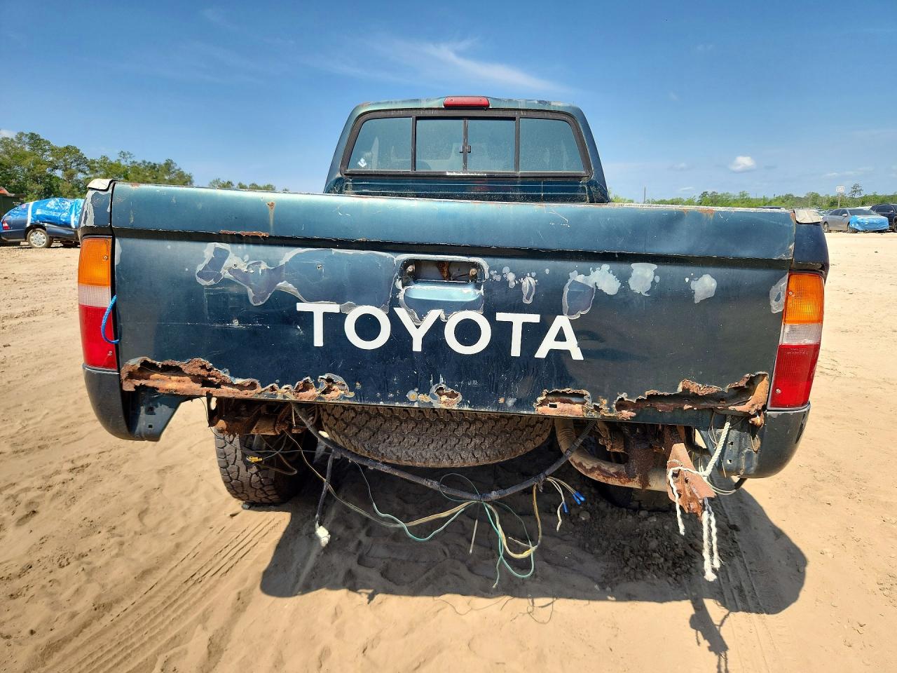1997 Toyota Tacoma VIN 4TAWN72N7VZ326972 photo 6