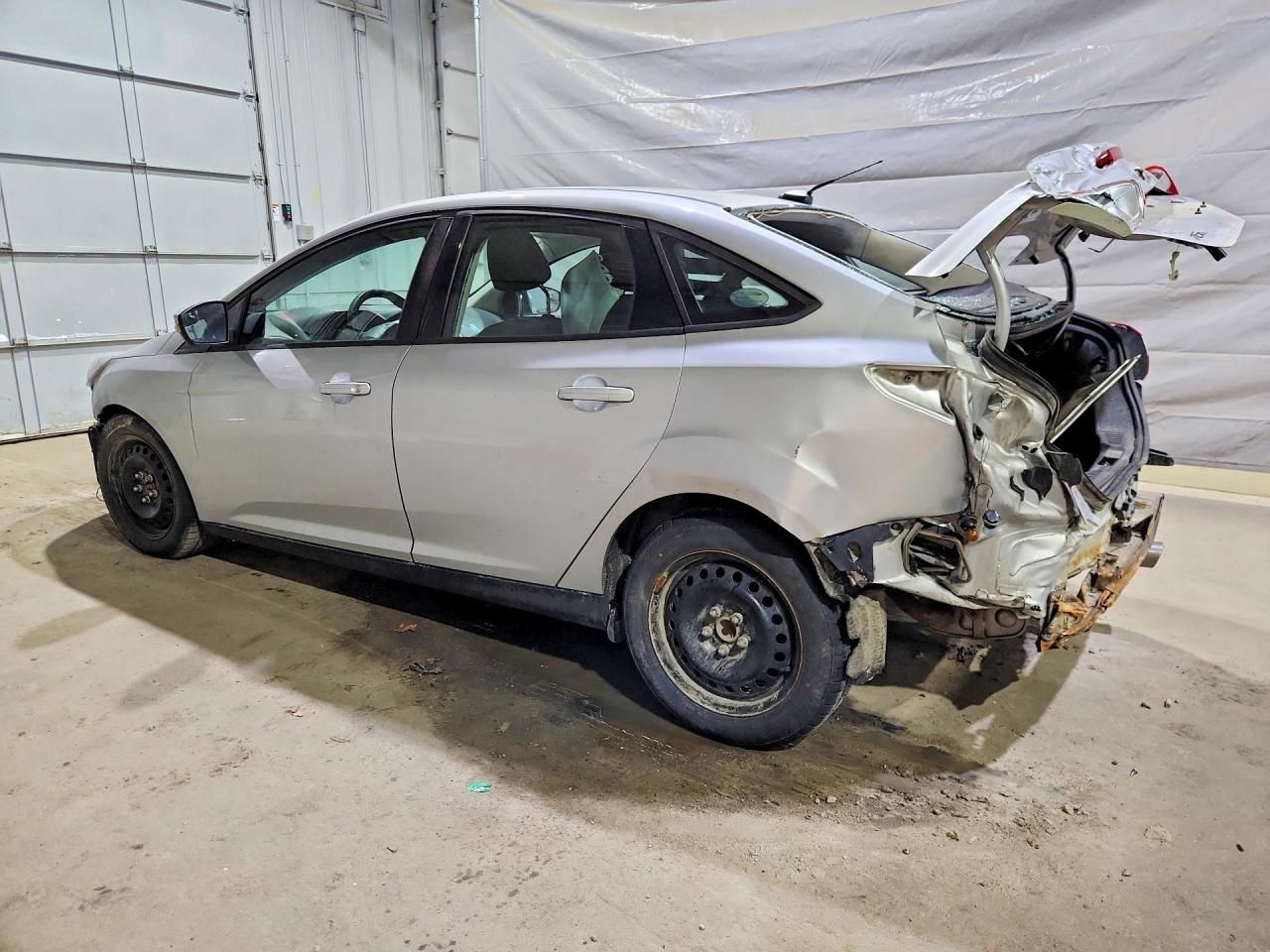 2012 Ford Focus VIN 1FAHP3F26CL299351 photo 2