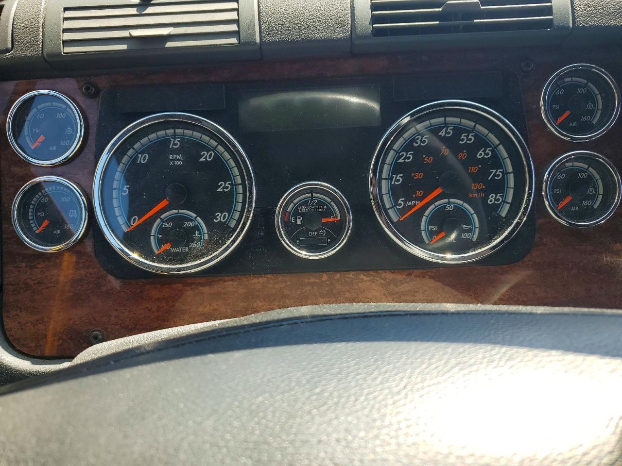 2017 FREIGLINER All other VIN 3AKJGLDRXHSHZ6499 photo 8