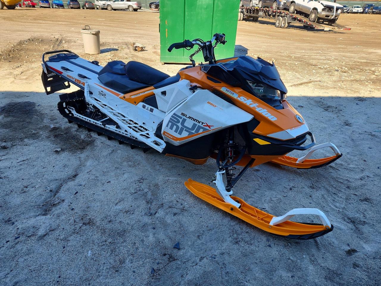 2017 SKIDOO 850 summit VIN 2BPSTMHJ9HV000124 photo 1