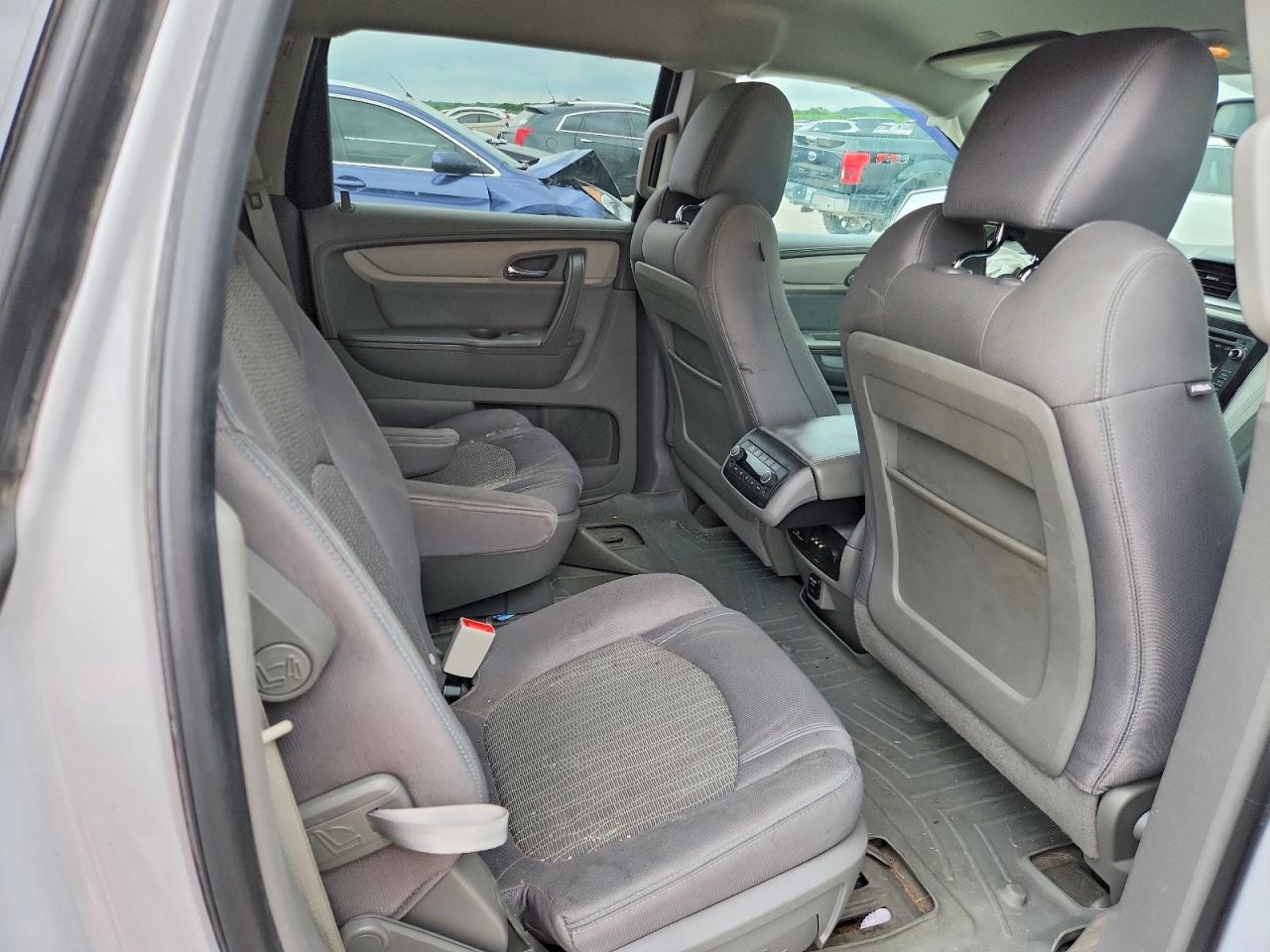 2016 Chevrolet Traverse VIN 1GNKRGKDXGJ250218 photo 10