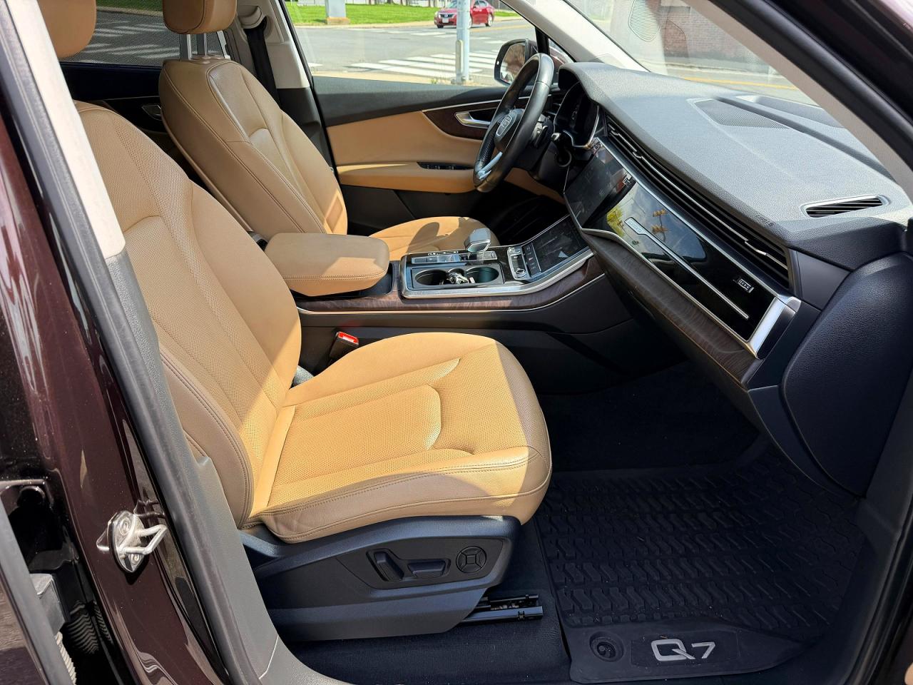 2020 Audi Q7 VIN WA1LXAF70LD001045 photo 7