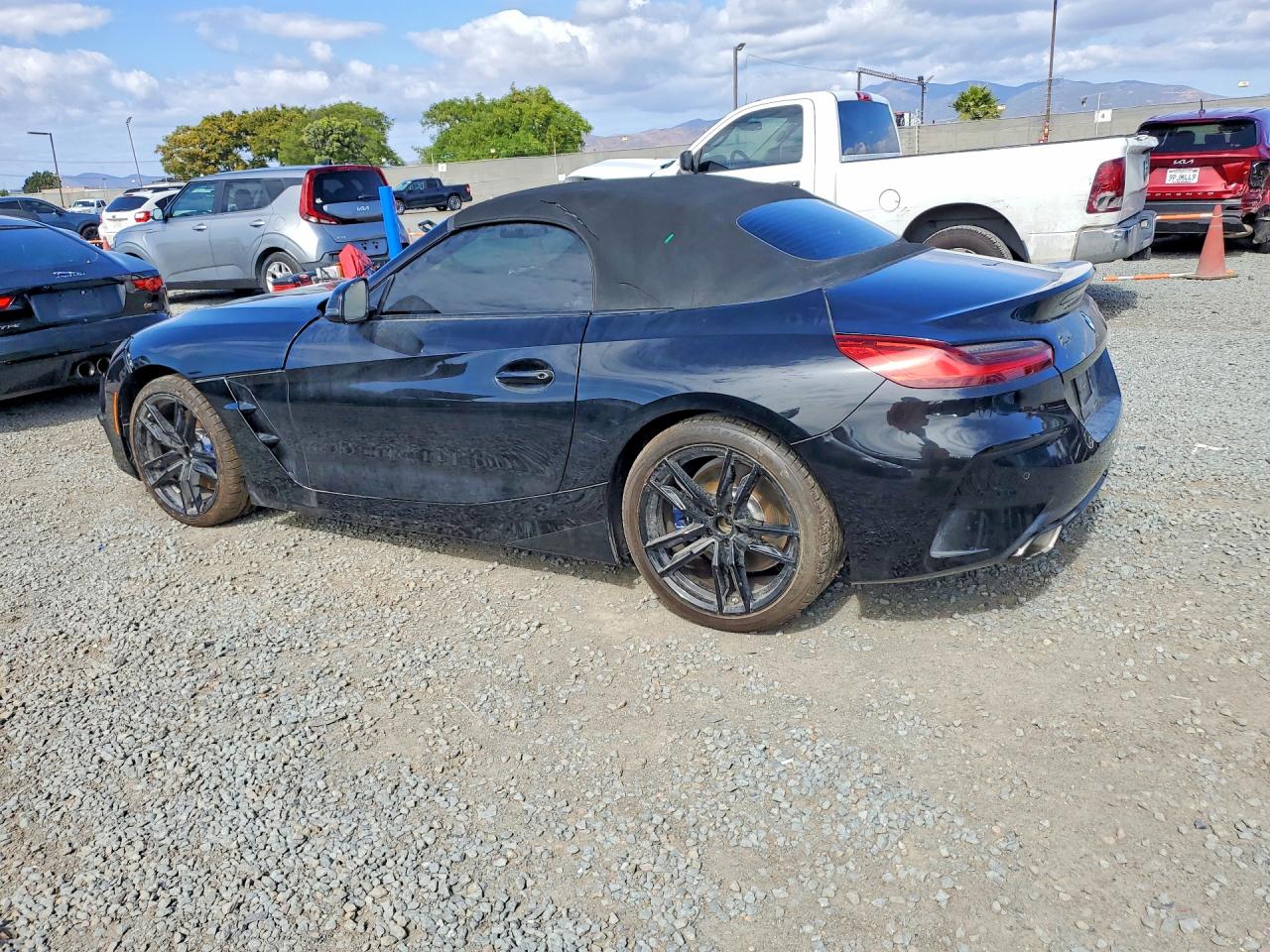 2021 BMW Z4 VIN WBAHF9C08MWX27792 photo 2