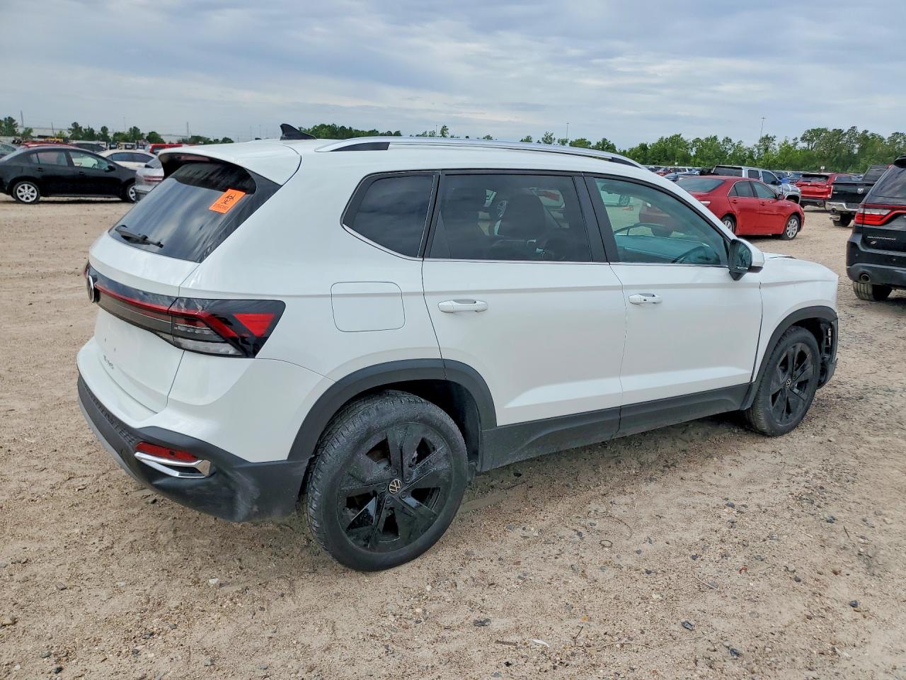 2025 Volkswagen All other VIN 3VVEC7B25SM004339 photo 3
