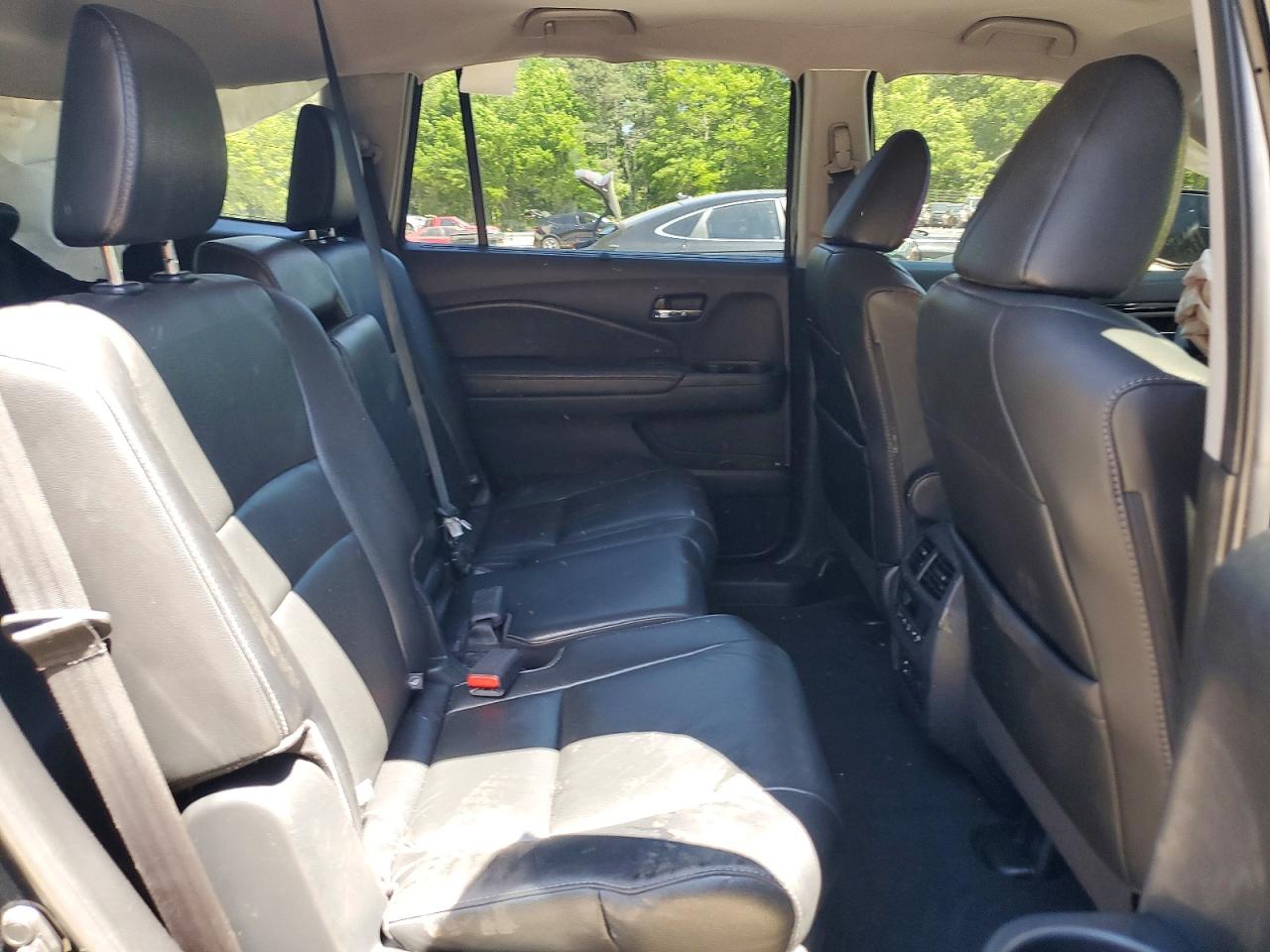 2018 Honda Pilot VIN 5FNYF6H90JB056658 photo 11