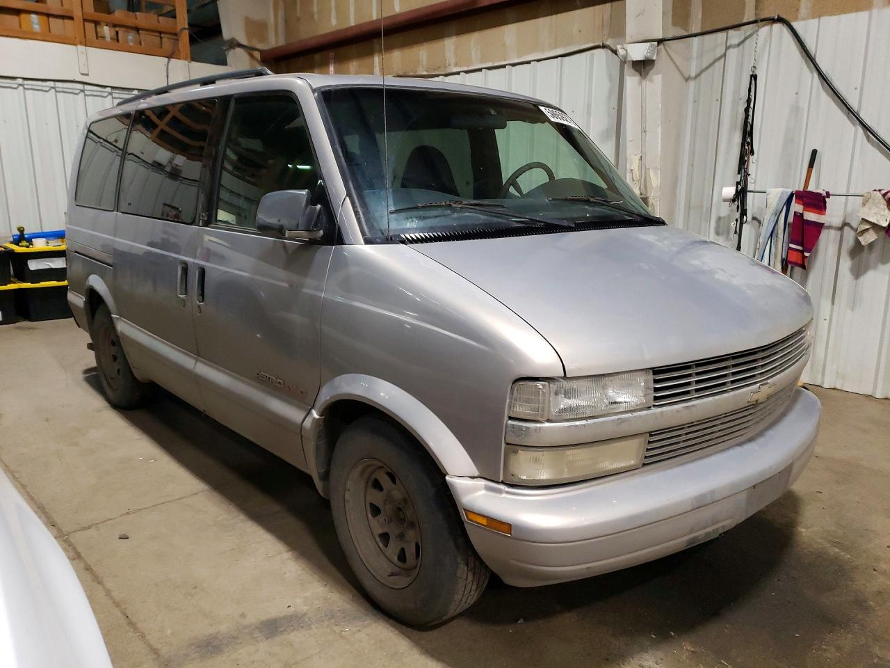 2000 CHEV Astro VIN 1GNEL19W8YB177218 photo 4