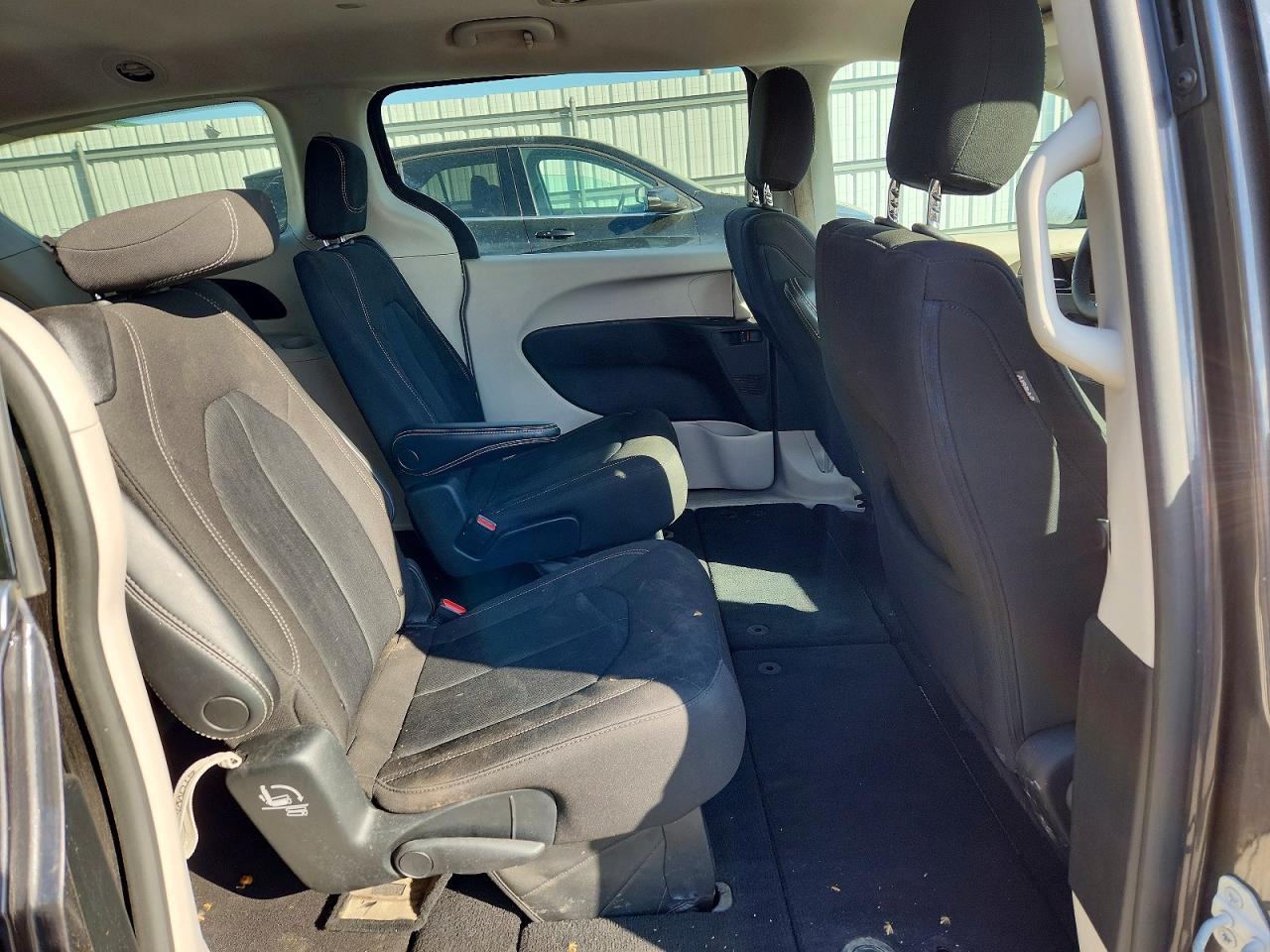 2023 Chrysler Minivan VIN 2C4RC1CG7PR602732 photo 11