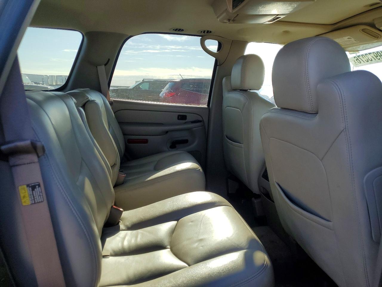 2005 Chevrolet Tahoe VIN 1GNEK13T35R221629 photo 11