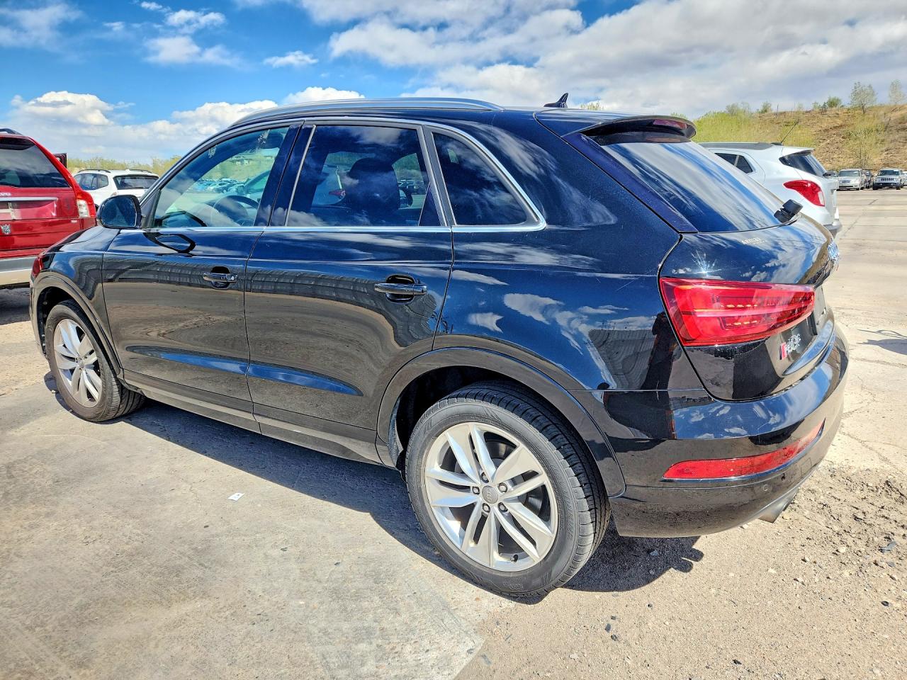2016 Audi Q3 VIN WA1BFCFS2GR010921 photo 2
