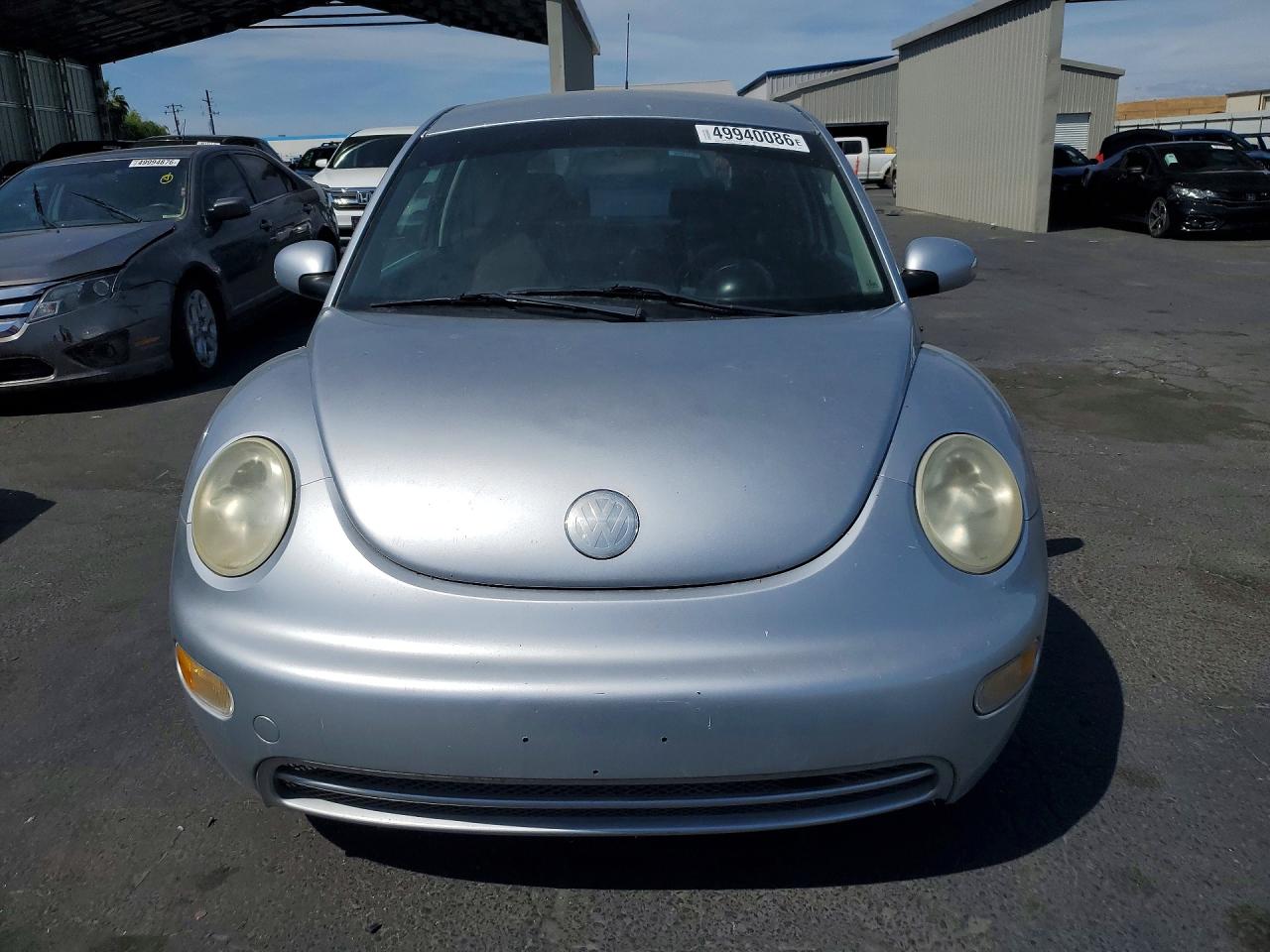 2004 Volkswagen Beetle VIN 3VWBK21C34M402781 photo 5