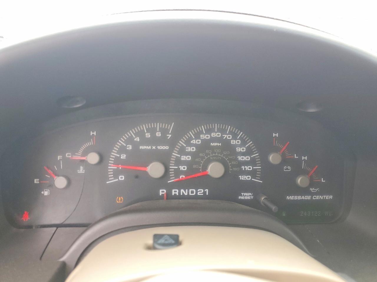 2004 Ford Expedition VIN 1FMFU18L24LB35189 photo 9