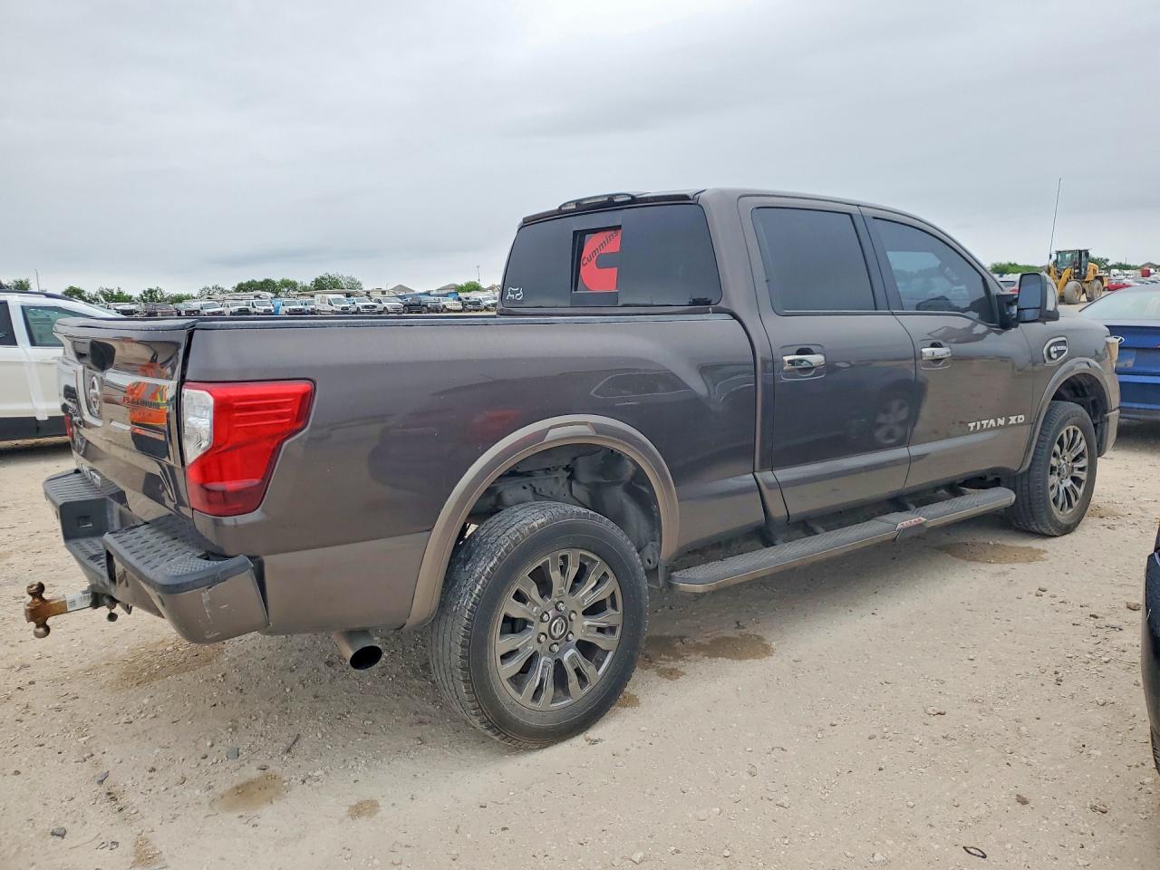 2016 Nissan TITAN VIN 1N6BA1F27GN502910 photo 3