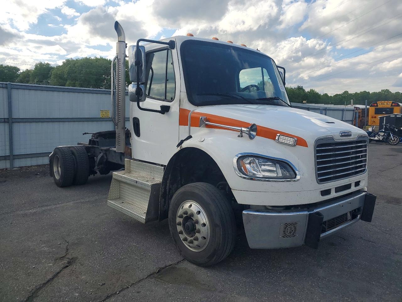 2016 FREIGHTLINER All other VIN 3ALACWCY0GDHC7983 photo 1
