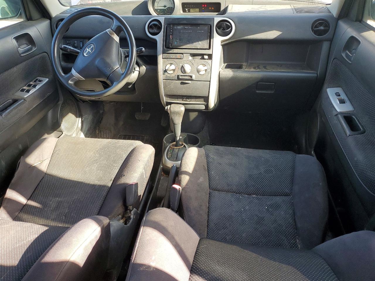 2005 TOYOTA Scion VIN JTLKT324154020117 photo 8