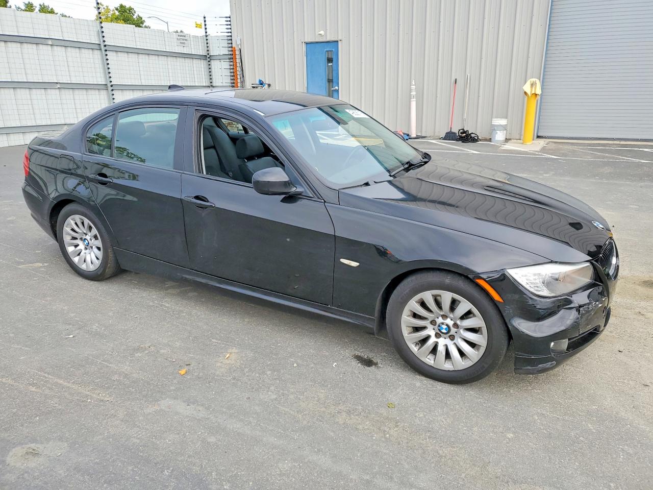 2009 BMW 3 series VIN WBAPH57549NL77112 photo 4