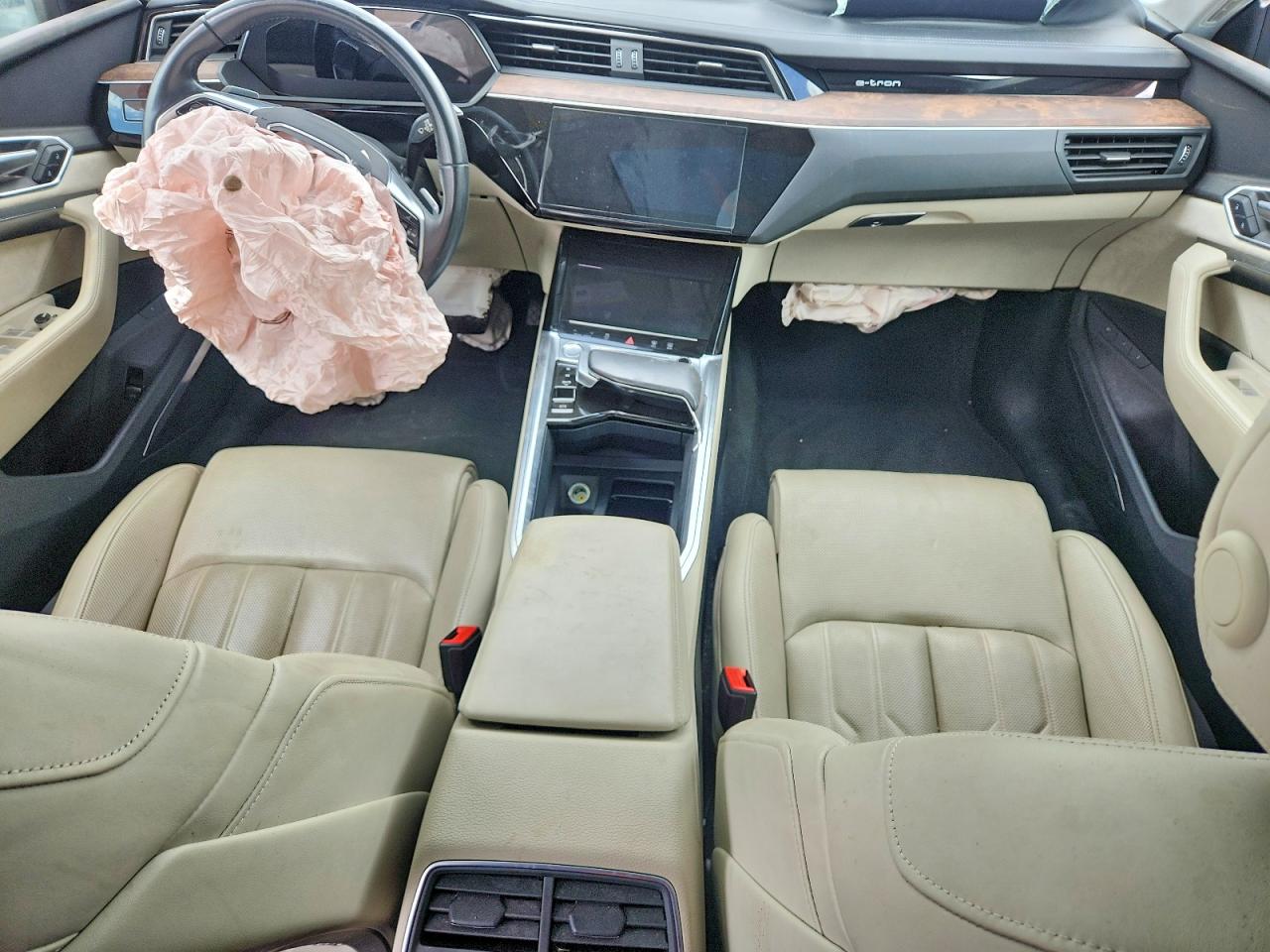 2019 Audi E-tron VIN WA1VAAGE0KB021815 photo 8