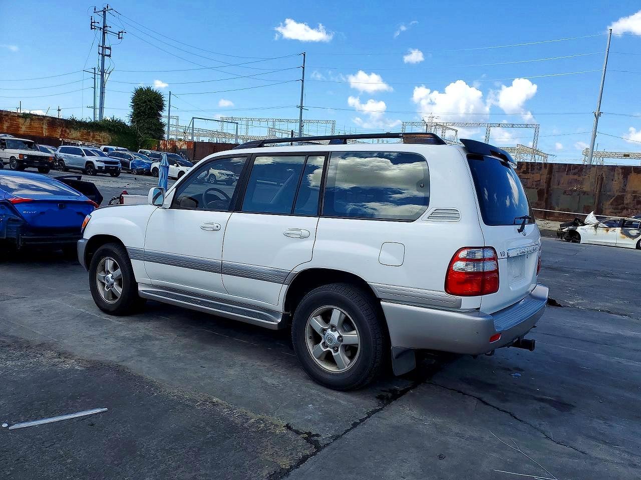2003 Toyota Land cruis VIN JTEHT05JX32032356 photo 2