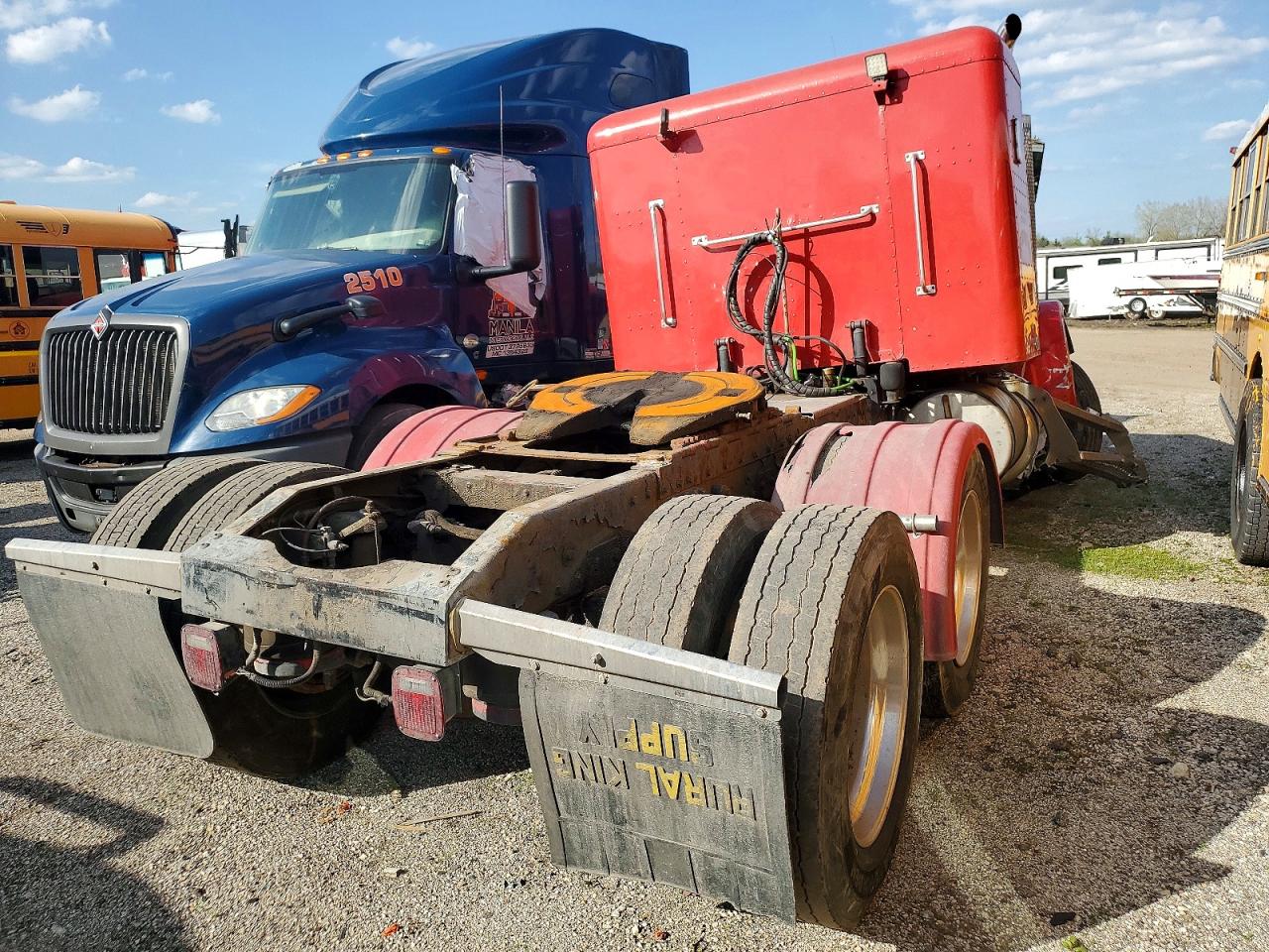 2000 PETERBILT All models VIN 1XPFDU9X0YN481192 photo 4