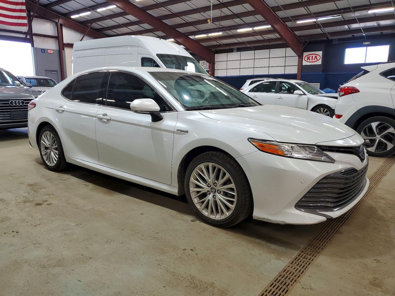 2018 Toyota Camry sola VIN 4T1B21HK6JU009533 photo 4