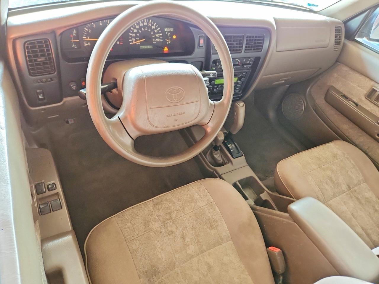 2000 Toyota Tacoma VIN 4TAWN72NXYZ622542 photo 8
