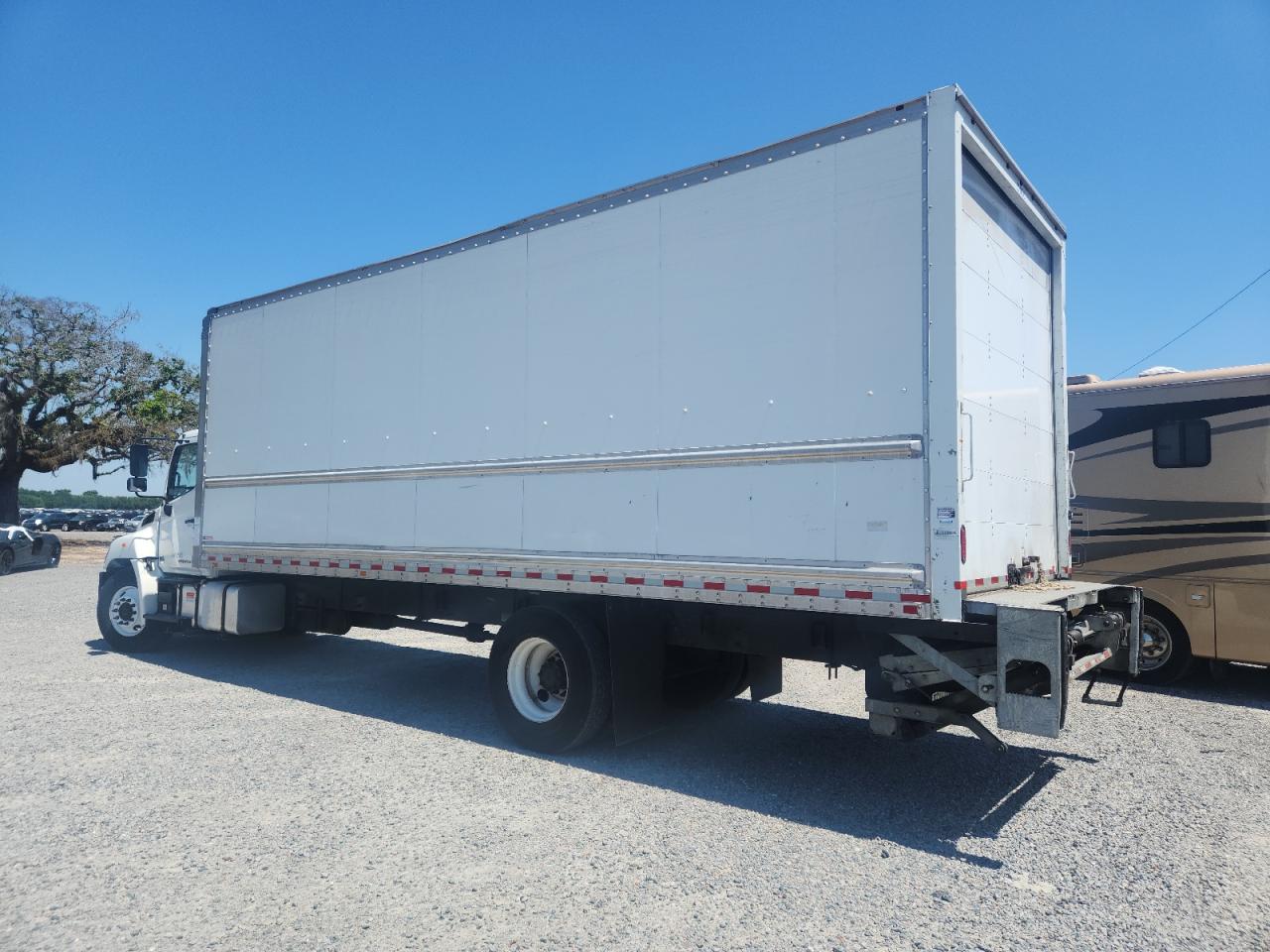 2018 HINO All other VIN 5PVNJ8JV1J4S67007 photo 3