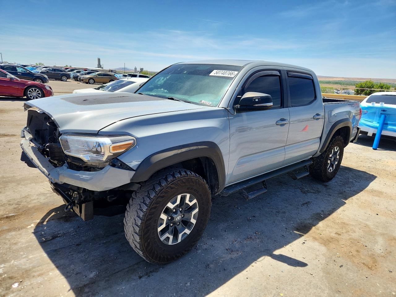 2018 Toyota Tacoma VIN 3TMCZ5AN2JM184642 photo 1
