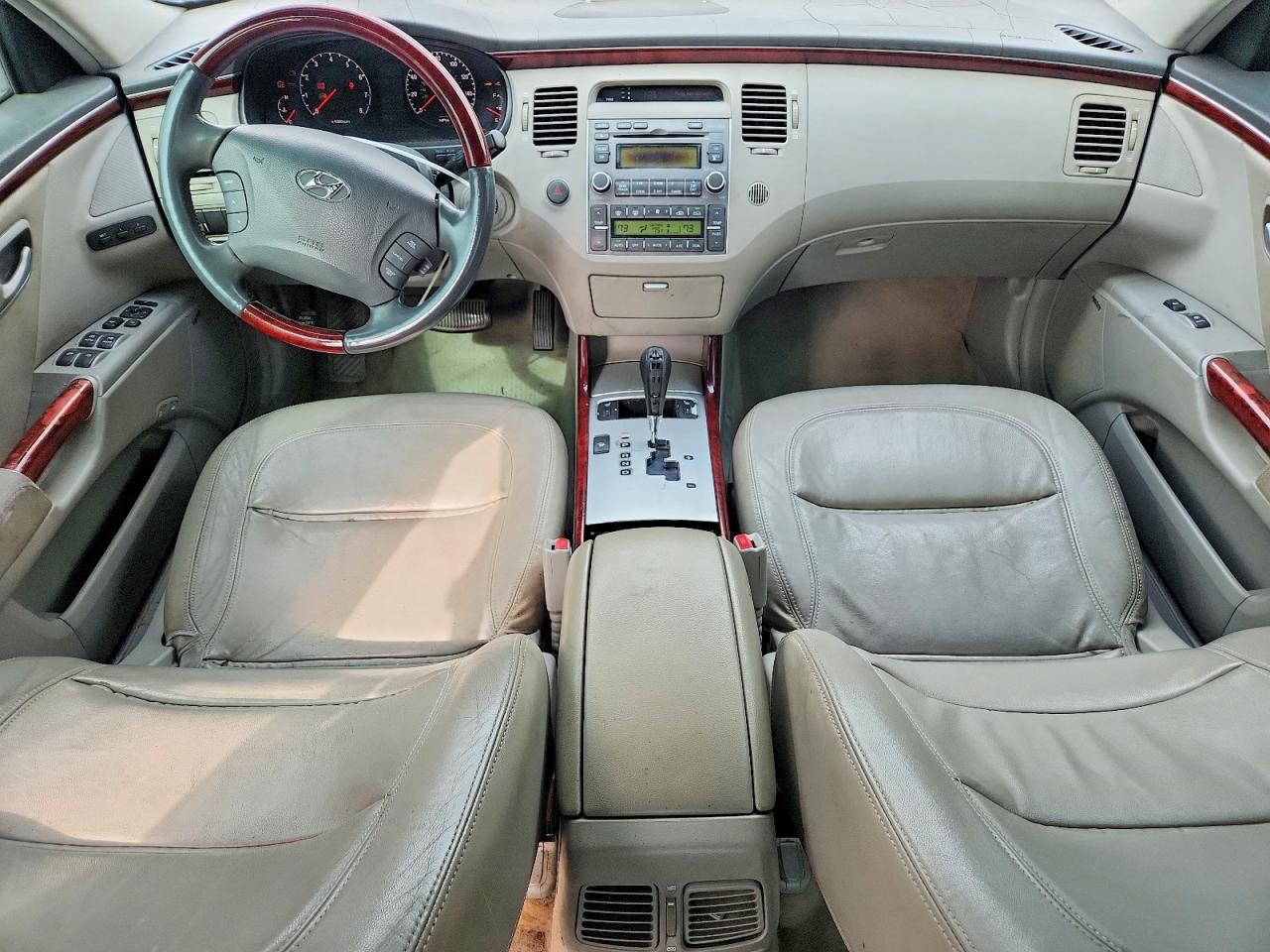 2008 HYUNDAI Azera VIN KMHFC46F88A254416 photo 8