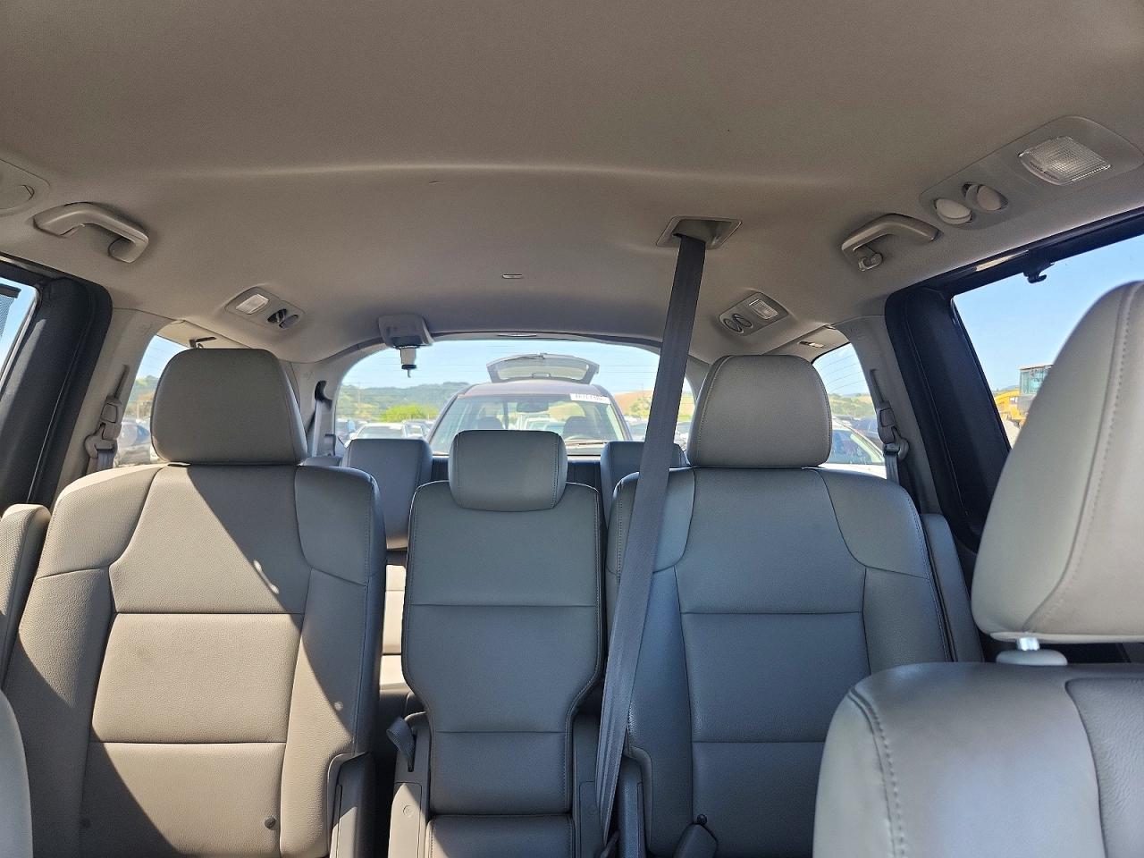 2017 Honda Odyssey VIN 5FNRL5H60HB001523 photo 10