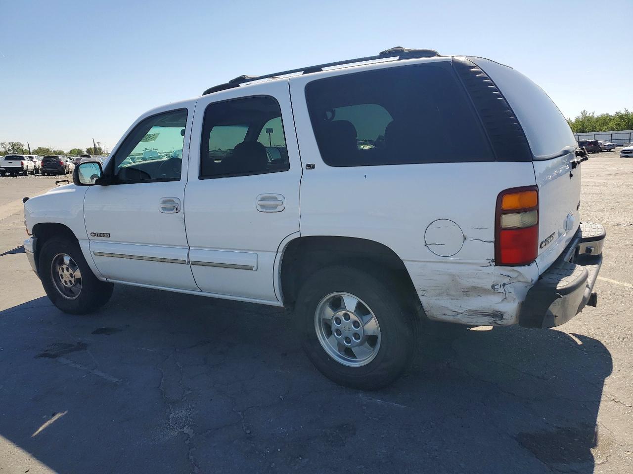 2002 Chevrolet Tahoe VIN 1GNEC13Z42R141737 photo 2