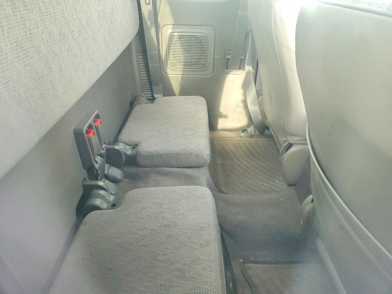 1999 Toyota Tacoma VIN 4TASM92N9XZ562829 photo 10