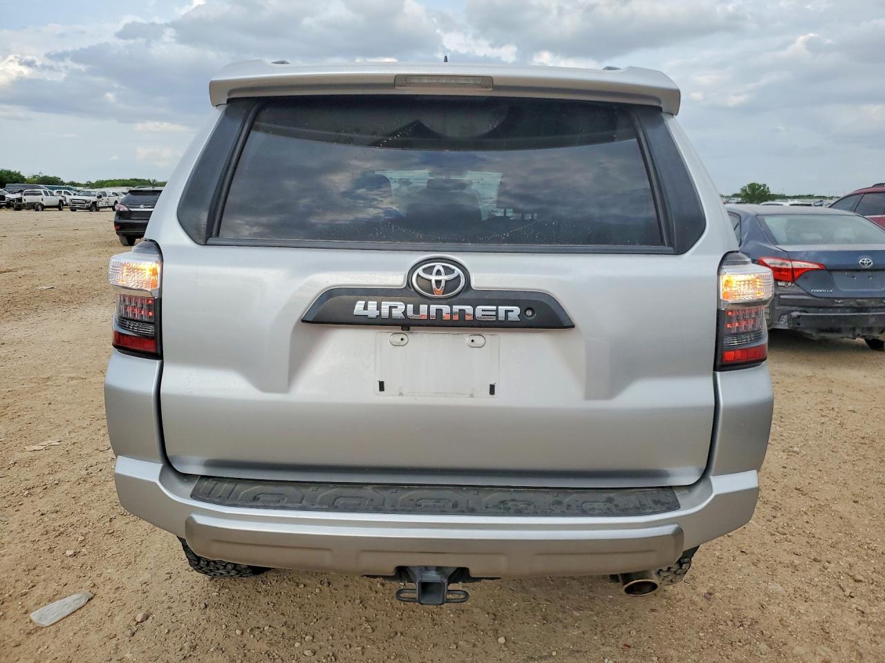2018 Toyota 4runner VIN JTEBU5JR0J5548085 photo 6