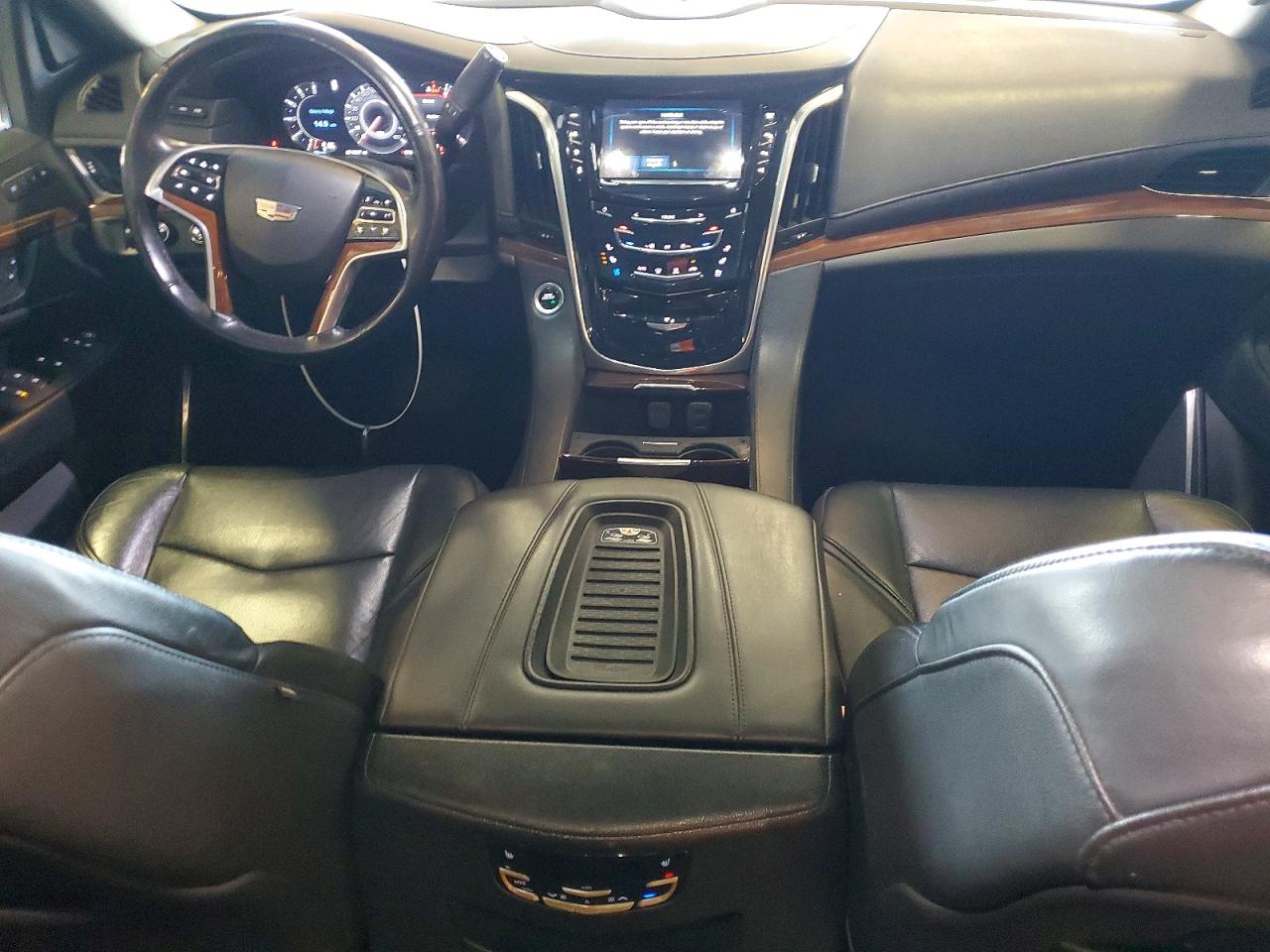 2018 Cadillac Escalade VIN 1GYS4BKJ7JR395770 photo 8
