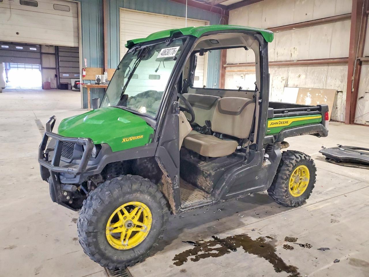 2023 JOHN Xuv835r VIN 1M0835RAHNM050202 photo 2