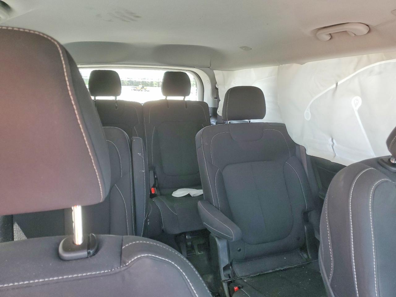 2023 Jeep Cherokee VIN 1C4RJJAG6P8901956 photo 10