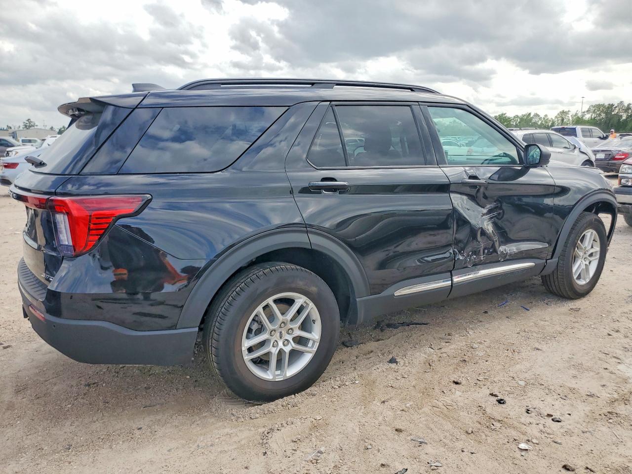 2025 Ford Explorer a VIN 1FMUK8DH5SGC64931 photo 3